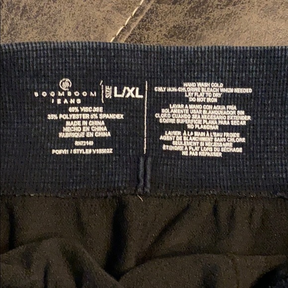 Destroyed Leggings - Picture 3 of 5